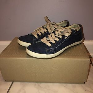 Taos brand Star shoe